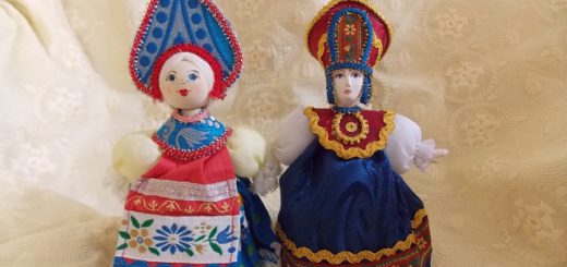 Russian folk costume dolls