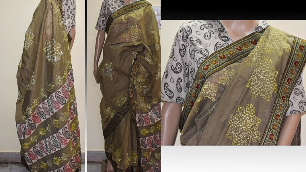 Saree design with thread border