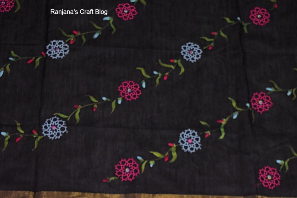 Tatting motif on Duppata